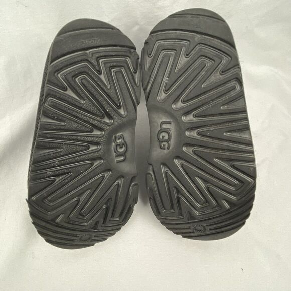 UGG Neumel II Chukka Boot Toddler Size 10 Black Suede Side Zip Water Repel $105 - Picture 9 of 10